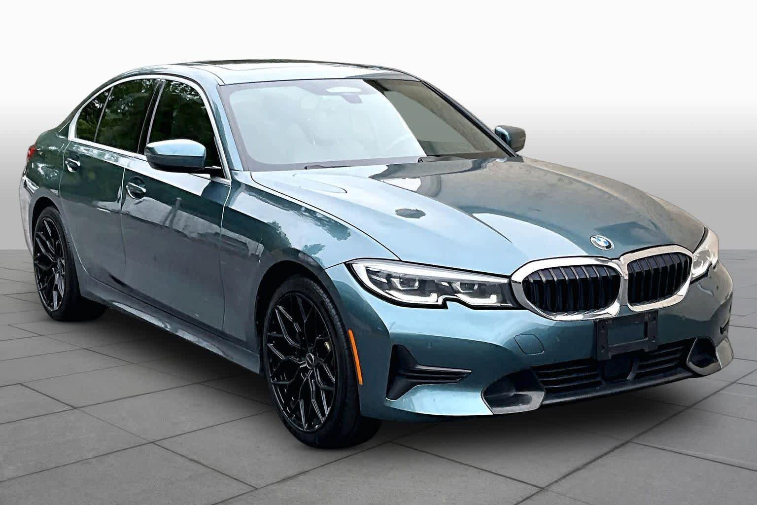Used 2020 BMW 330i xDrive Sedan w/ Convenience Package AWD/4WD image 3