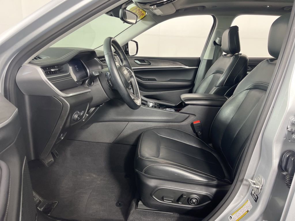 Used 2021 Jeep Grand Cherokee L Limited AWD/4WD image 24
