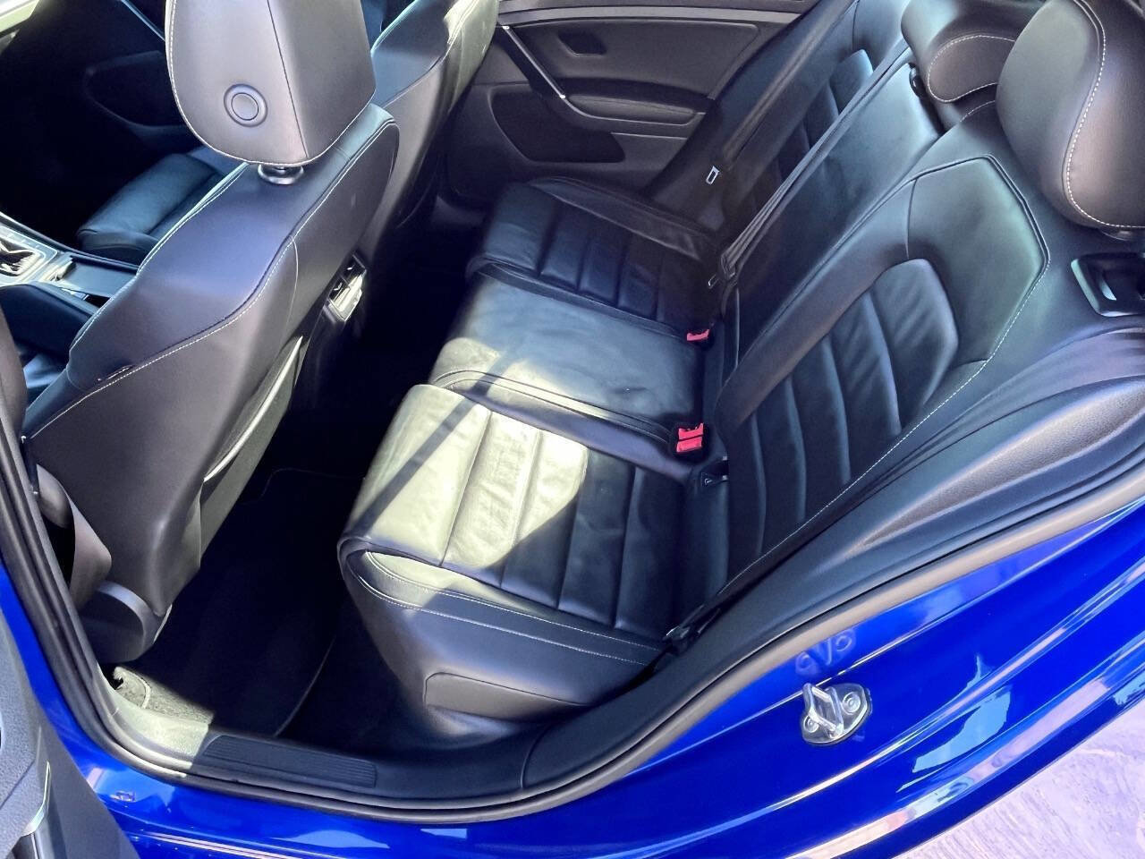 Used 2015 Volkswagen Golf R 4-Door image 23