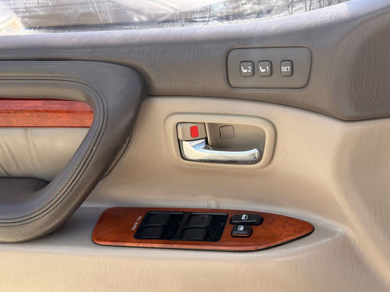 Used 2000 Lexus LX 470 4WD image 15