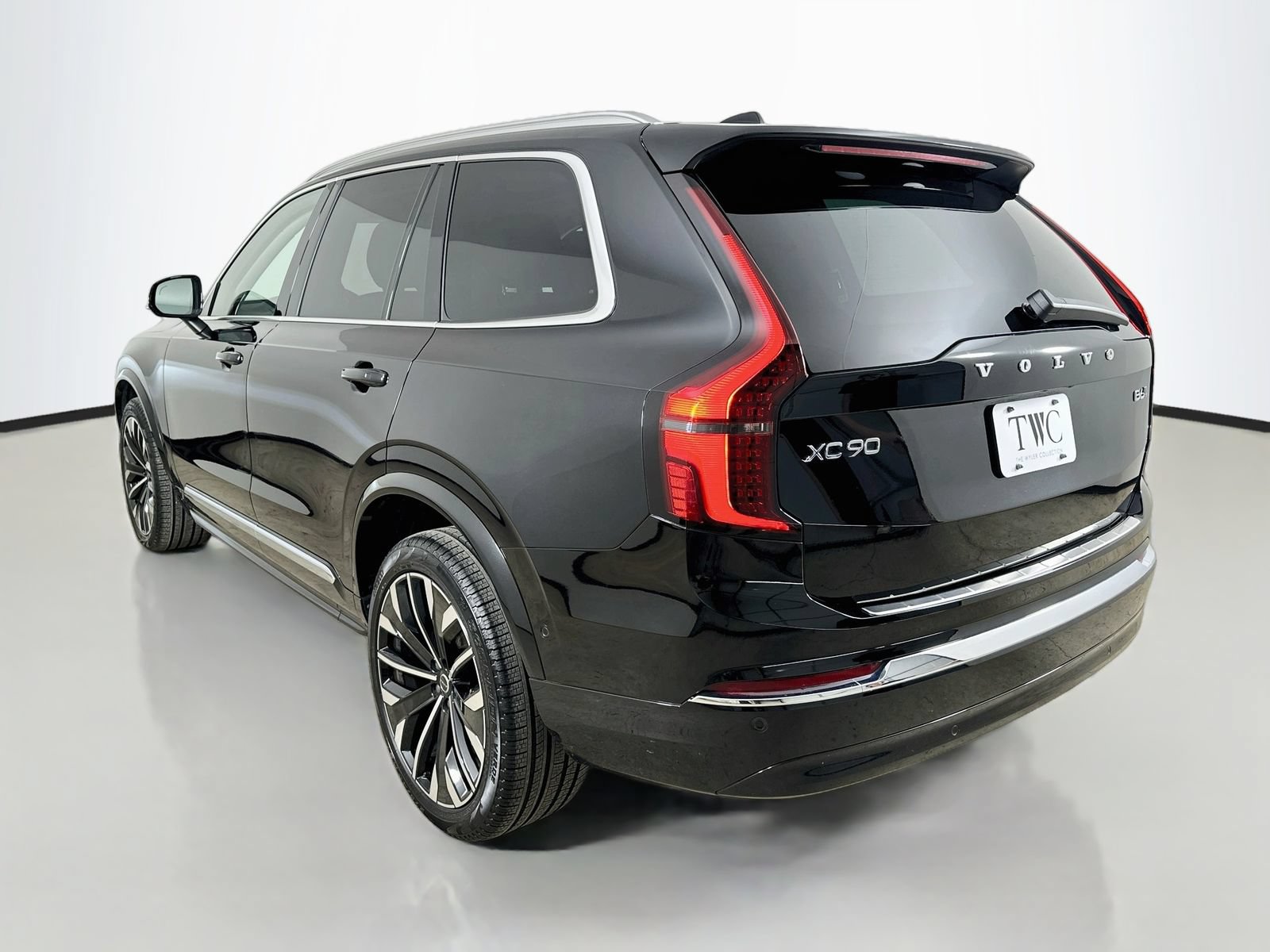 Used 2026 Volvo XC90 B6 Plus w/ Protection Package Premier AWD/4WD image 7