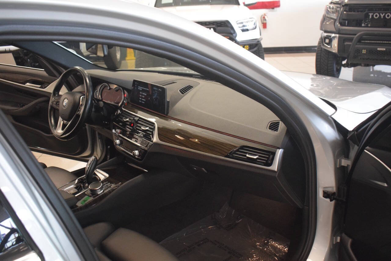 Used 2018 BMW 530i xDrive AWD/4WD image 41