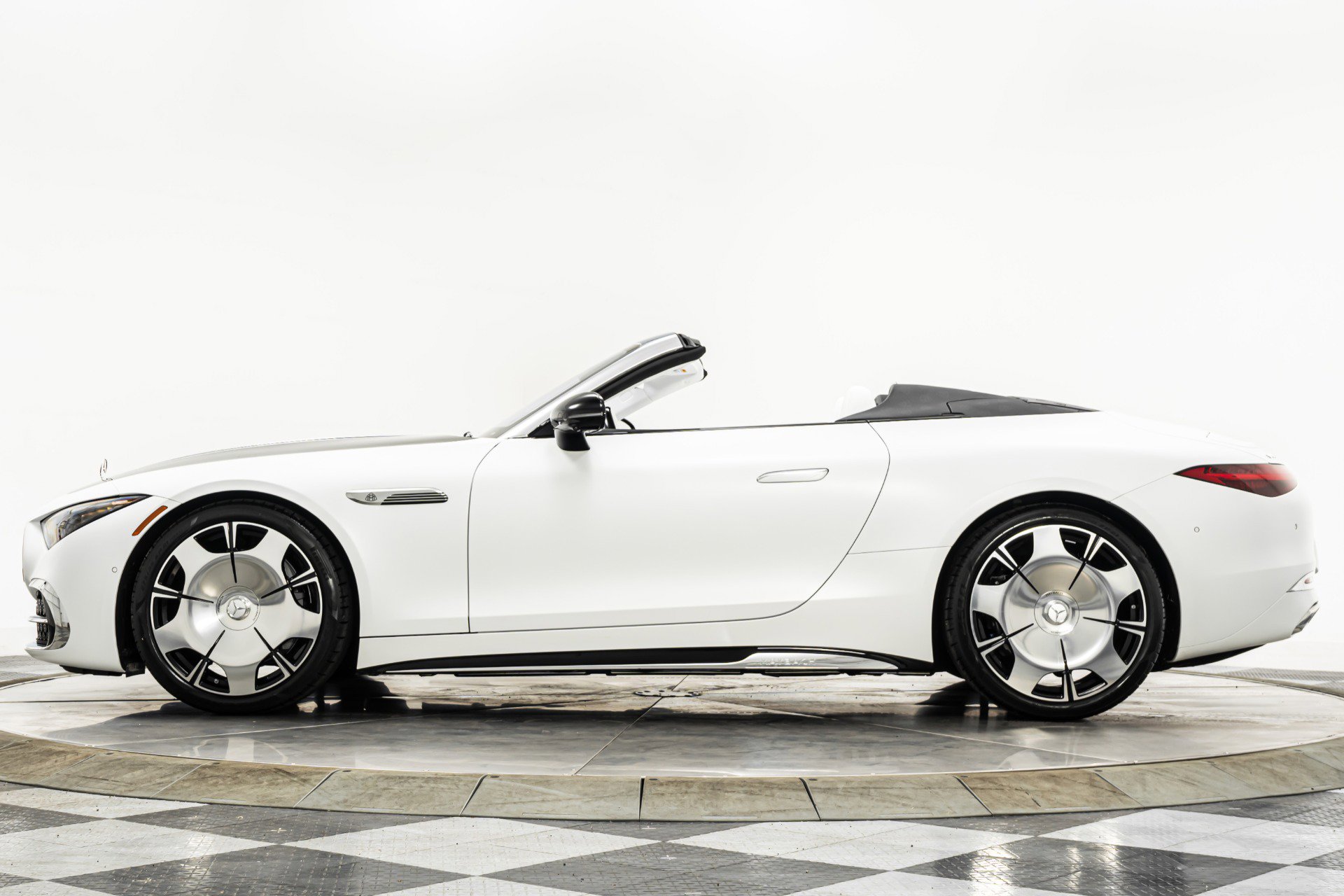 Used 2026 Mercedes-Benz Maybach SL 680 image 6
