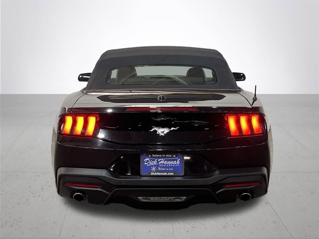 Used 2024 Ford Mustang Convertible RWD image 11