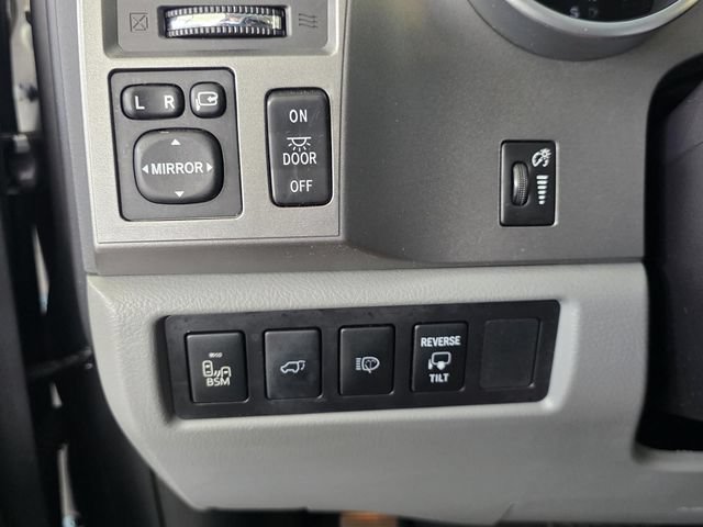 Used 2016 Toyota Sequoia Limited w/ Safety & Convenience Package RWD image 27