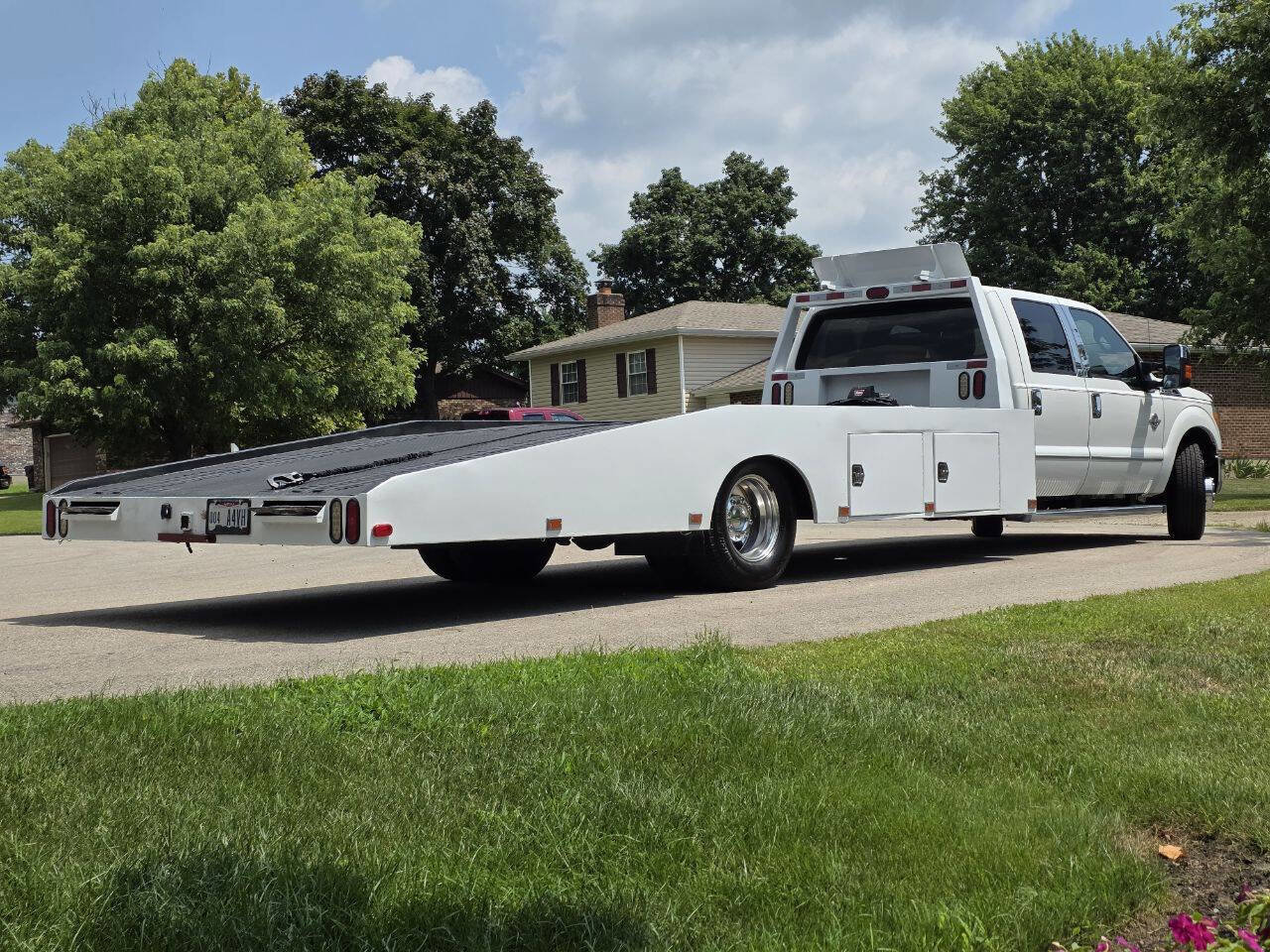 Used 2012 Ford F350 Lariat w/ Lariat Interior Pkg image 4