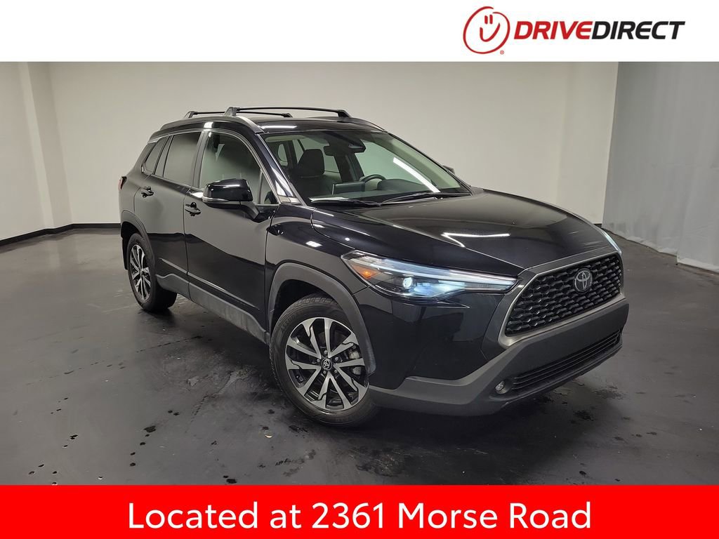 Used 2024 Toyota Corolla Cross XLE image 1