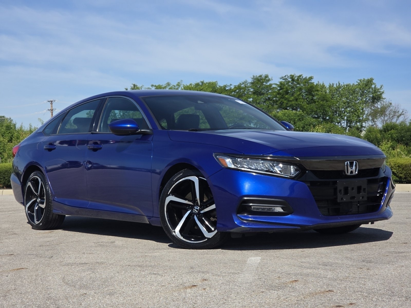 Used 2018 Honda Accord Sport image 2