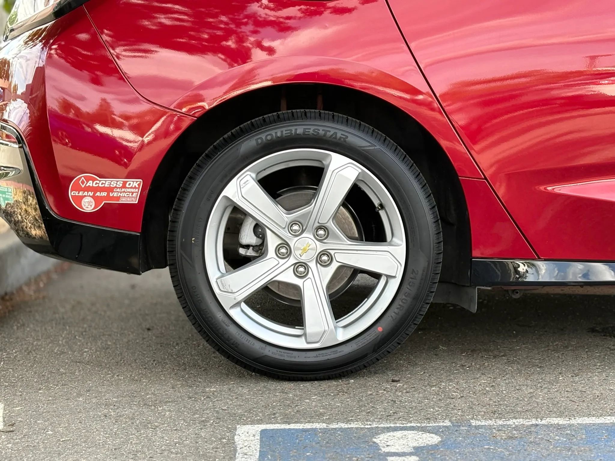 Used 2018 Chevrolet Volt LT w/ Comfort Package image 28