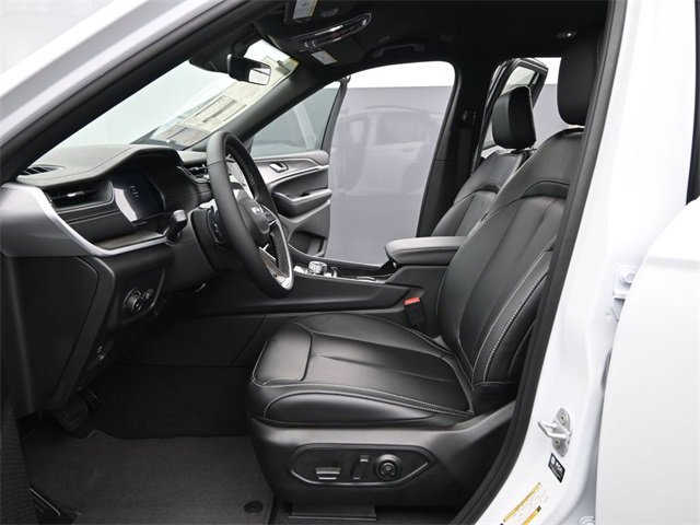 New 2025 Jeep Grand Cherokee L Limited image 10