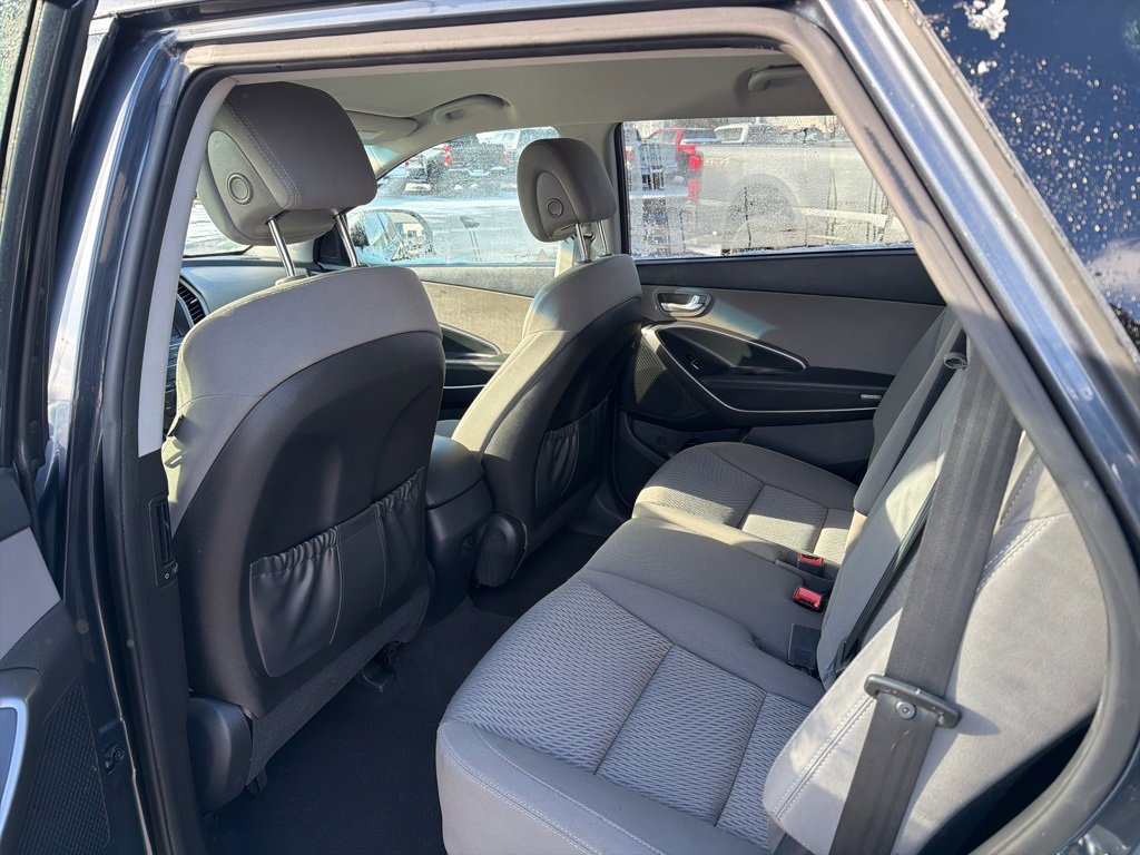 Used 2017 Hyundai Santa Fe SE image 23