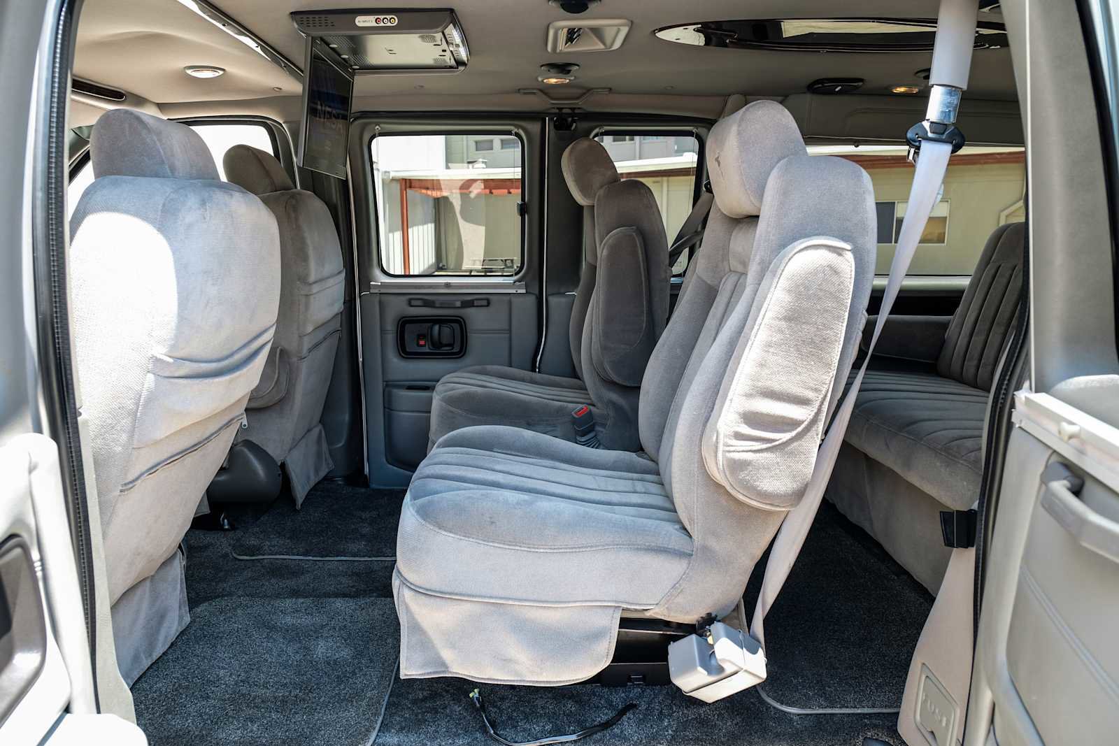 Used 2012 GMC Savana 1500 RWD image 36