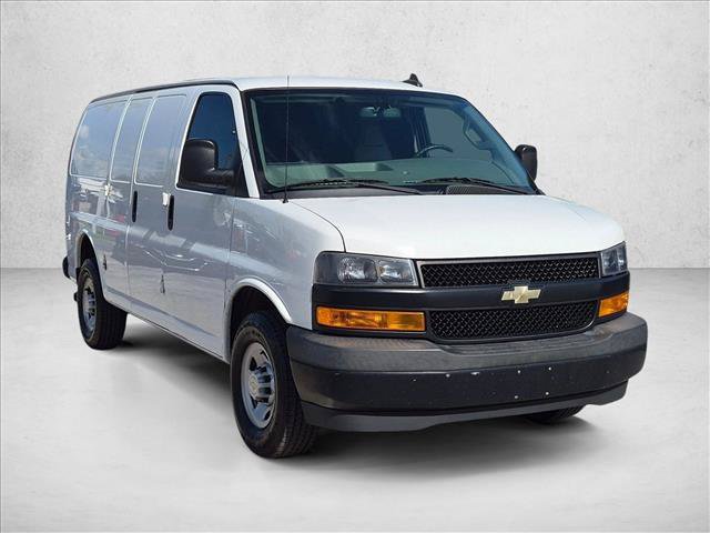 Used 2020 Chevrolet Express 2500 w/ Driver Convenience Package RWD video 3