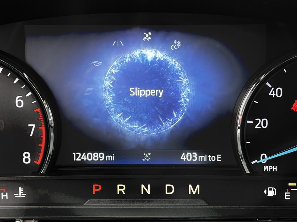 Used 2020 Ford Explorer XLT image 26