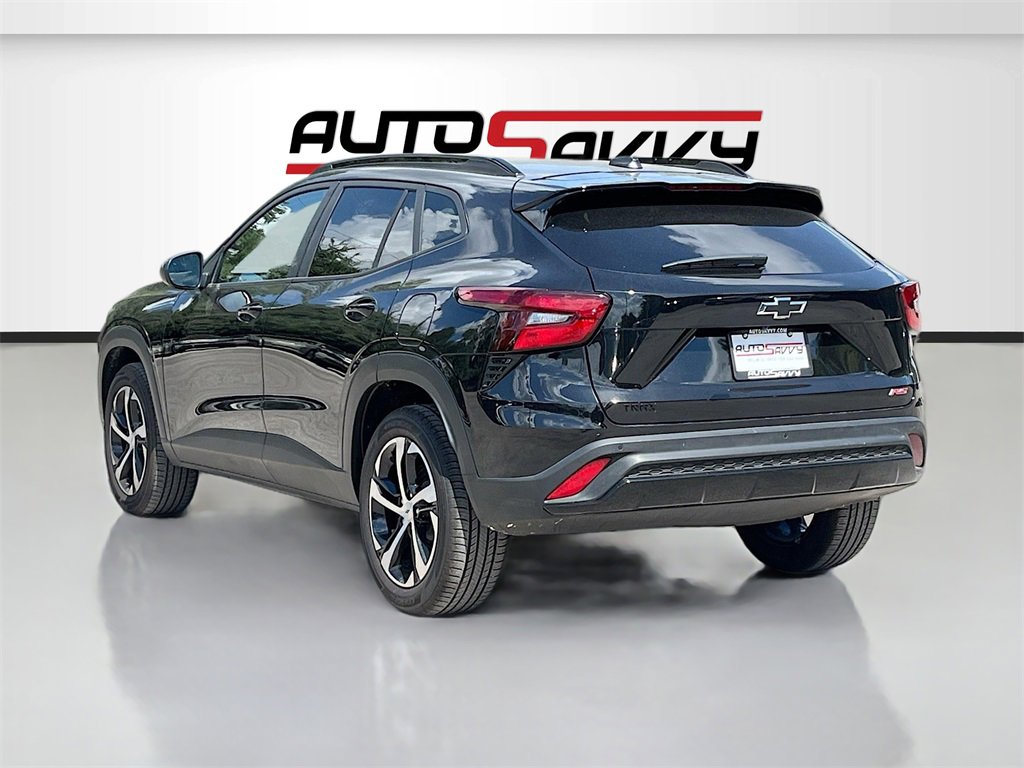 Used 2025 Chevrolet Trax RS w/ Driver Confidence Package image 5