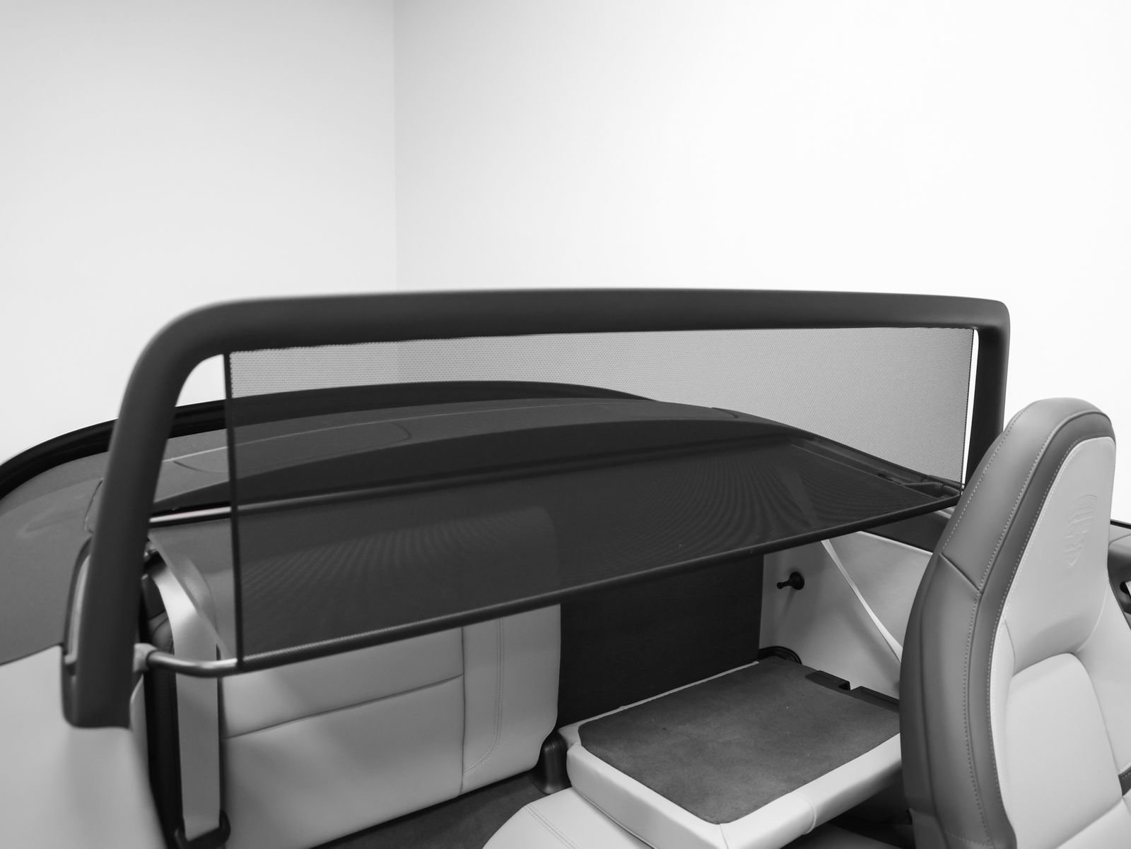 Certified 2025 Porsche 911 Carrera RWD image 26