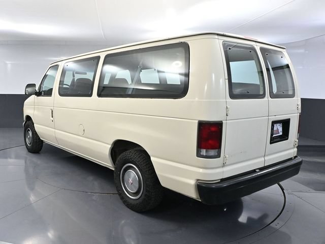 Used 1995 Ford E-150 and Econoline 150 Club Wagon RWD image 5