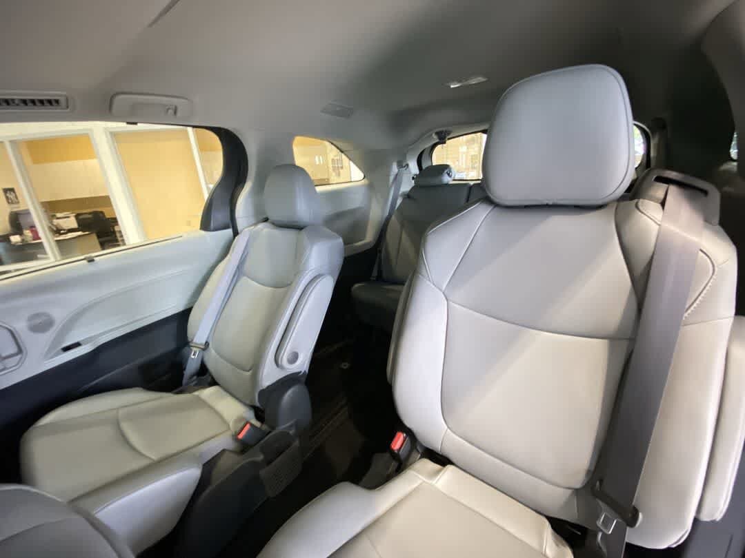 Used 2024 Toyota Sienna XLE AWD/4WD image 25