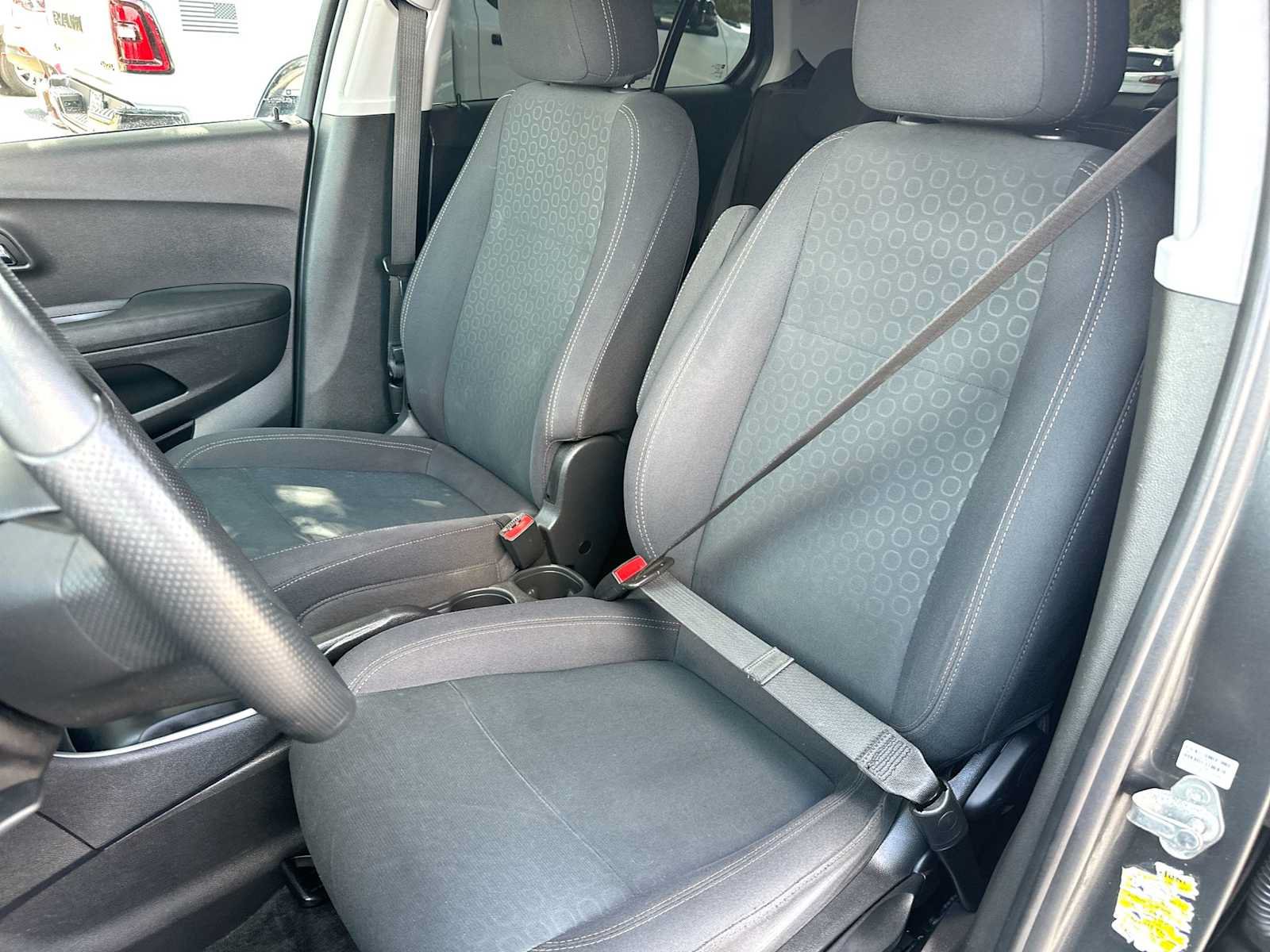 Used 2020 Chevrolet Trax LS w/ Tint and Cruise Package AWD/4WD image 17