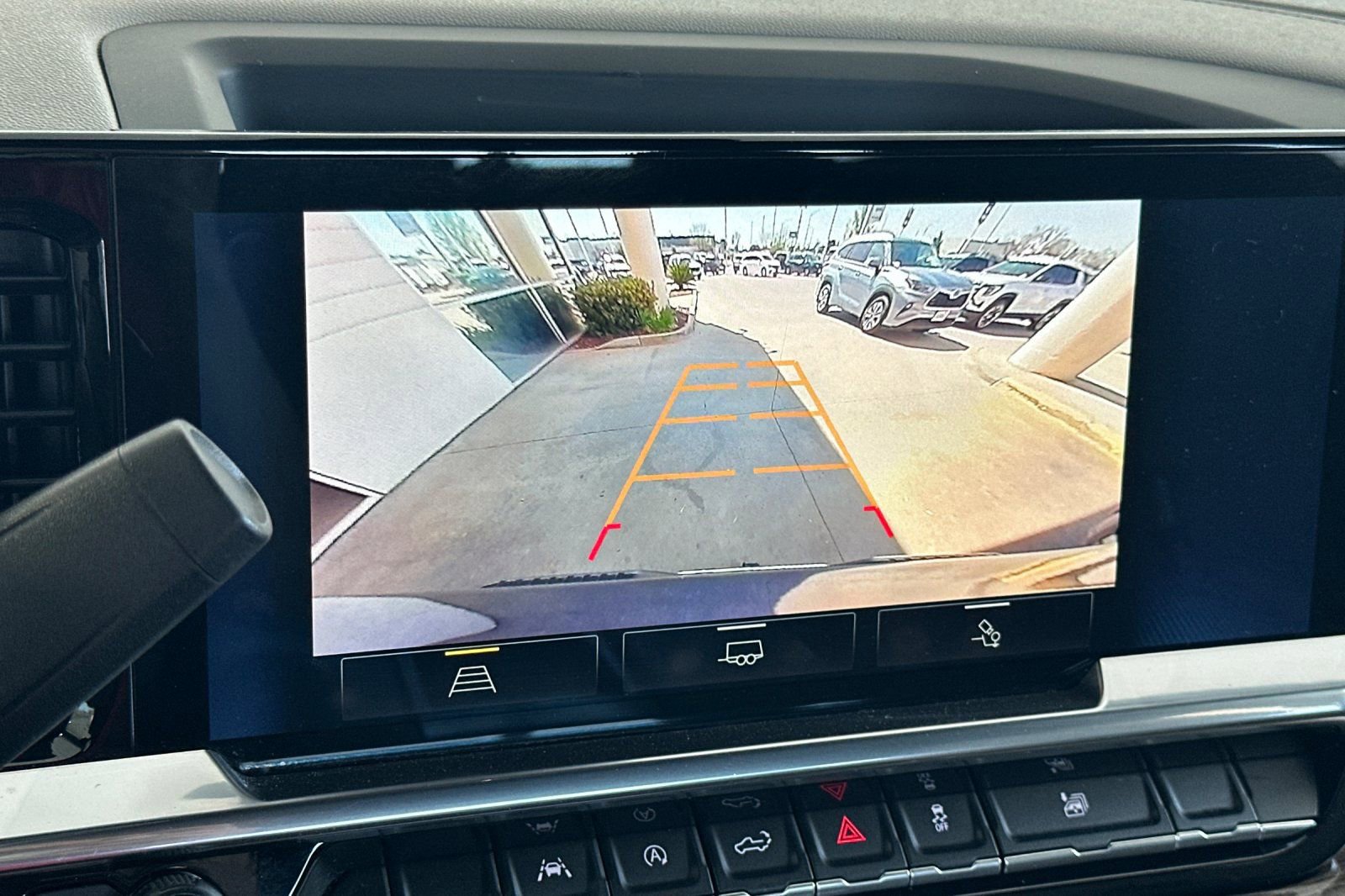 Used 2022 Chevrolet Silverado 1500 LT w/ Convenience Package II image 18