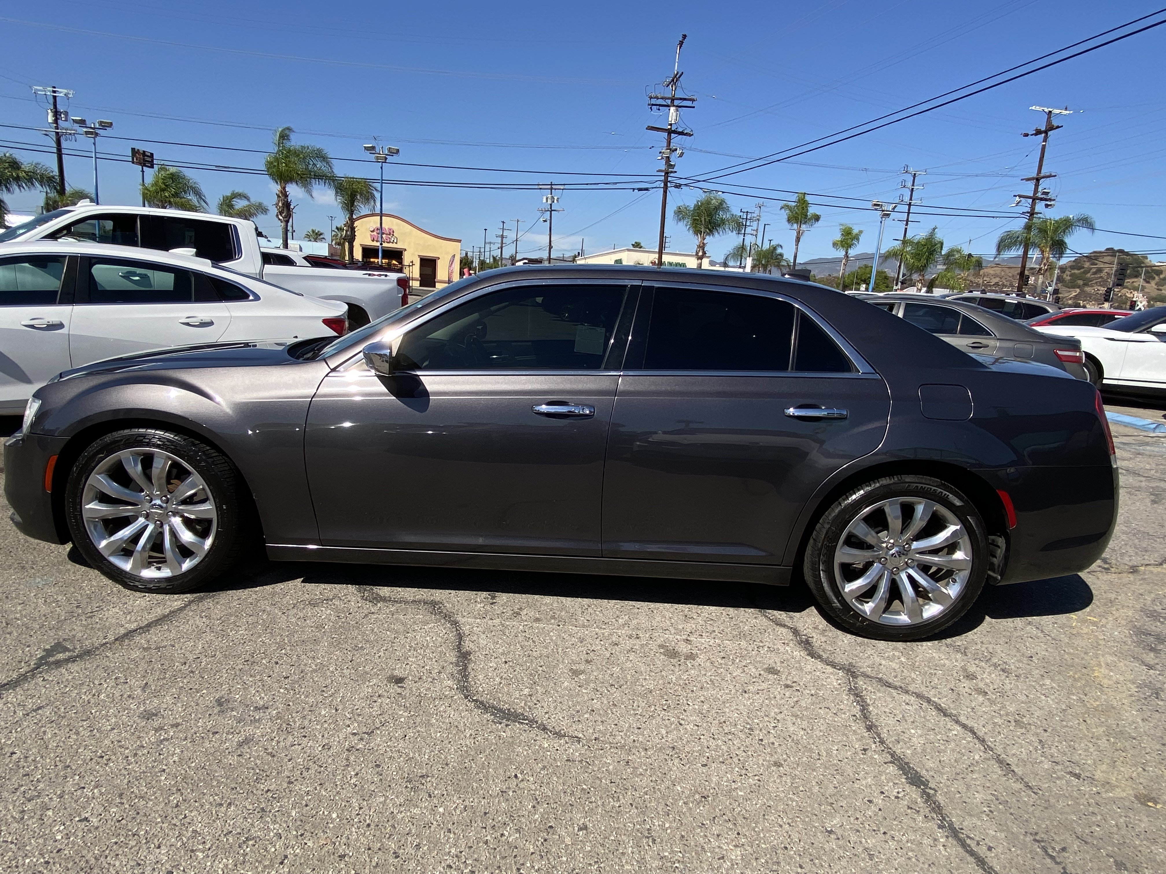 Used 2017 Chrysler 300 C RWD image 11