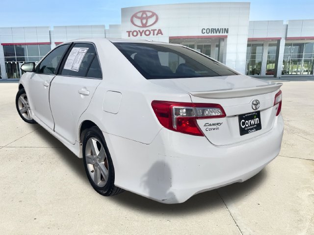 Used 2013 Toyota Camry SE w/ Leather Pkg FWD image 3