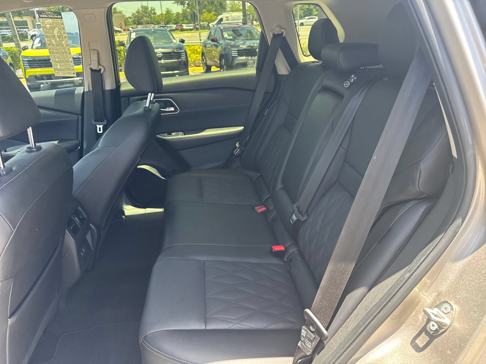 Certified 2024 Nissan Rogue Platinum FWD image 37