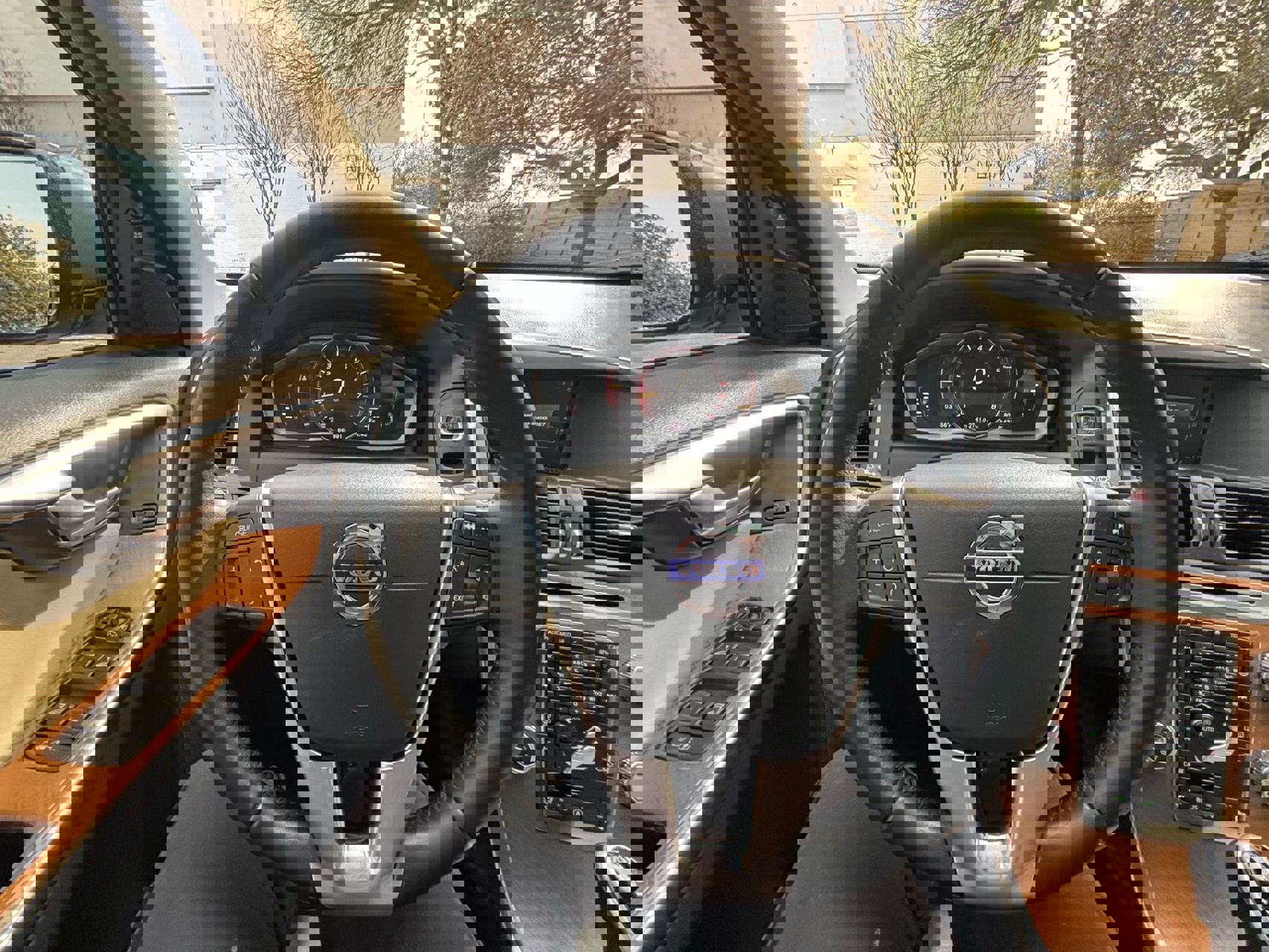 Used 2017 Volvo XC60 T5 Inscription w/ Preferred Option Package image 25