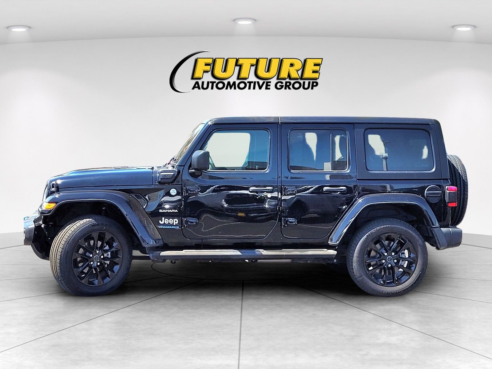 Used 2023 Jeep Wrangler Unlimited Sahara image 8