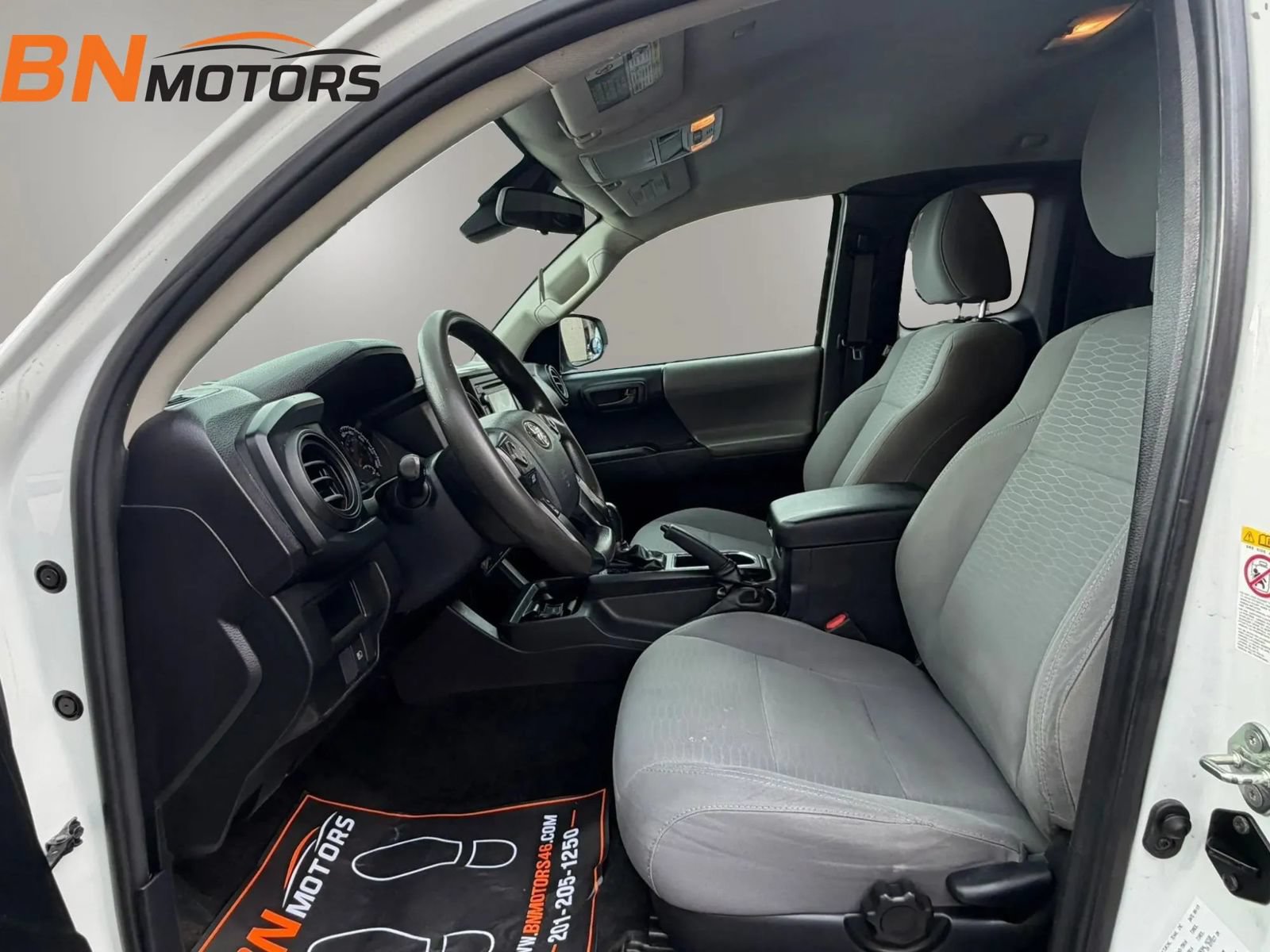 Used 2019 Toyota Tacoma SR RWD image 10
