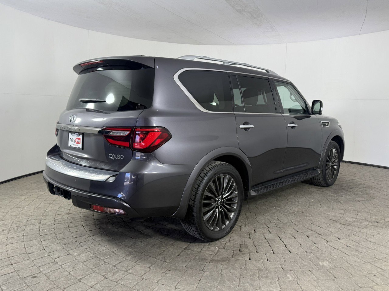 Used 2024 INFINITI QX80 Premium Select w/ Cargo Package image 9