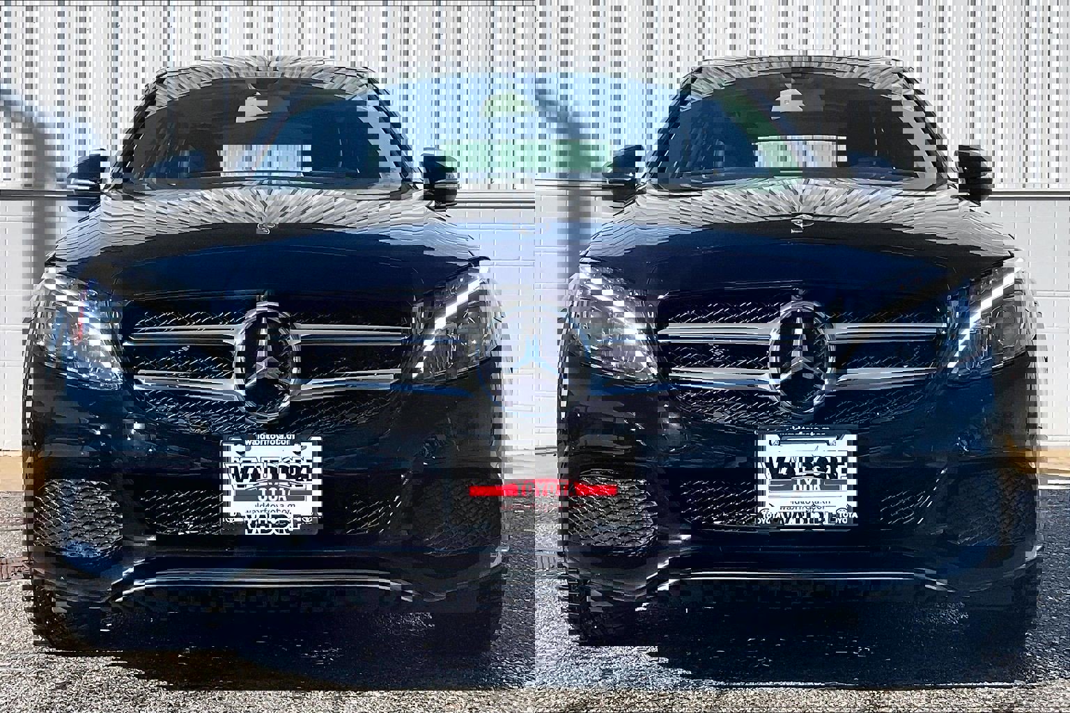 Used 2015 Mercedes-Benz C 300 4MATIC Sedan image 3