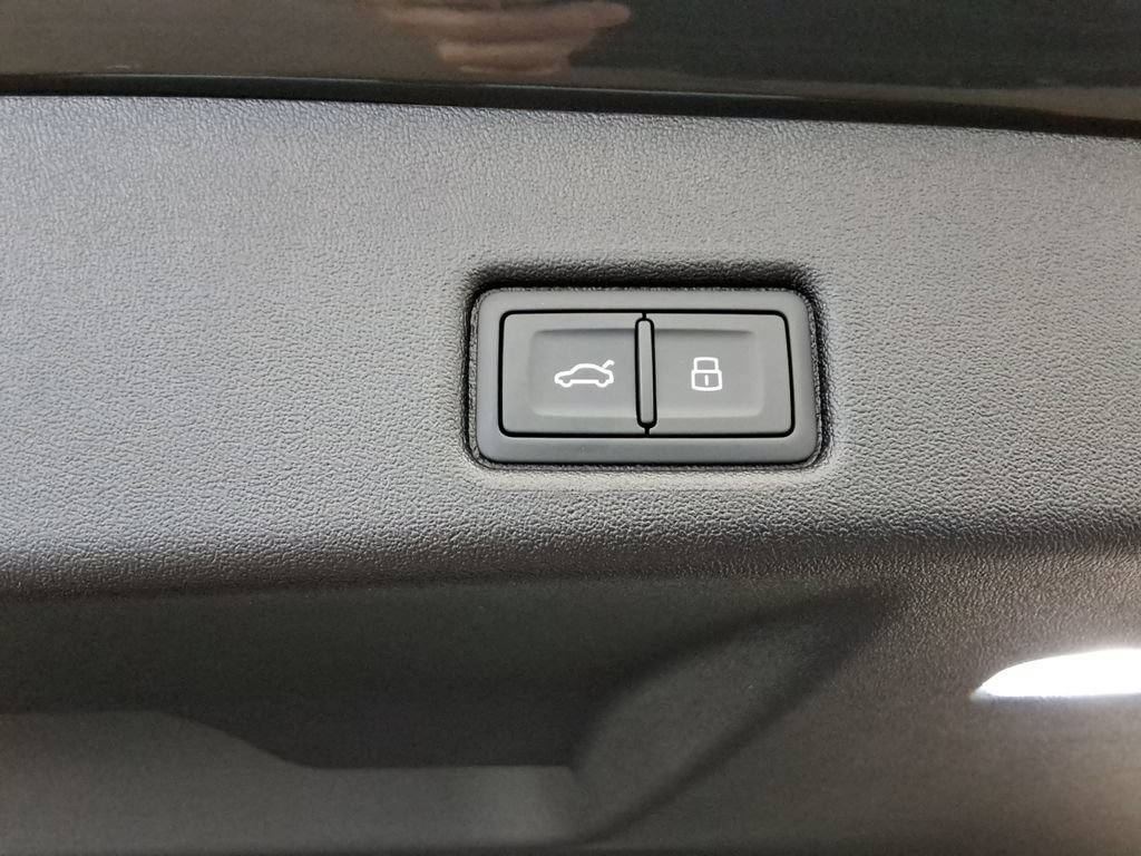 Used 2025 Audi Q5 Premium Plus AWD/4WD image 21