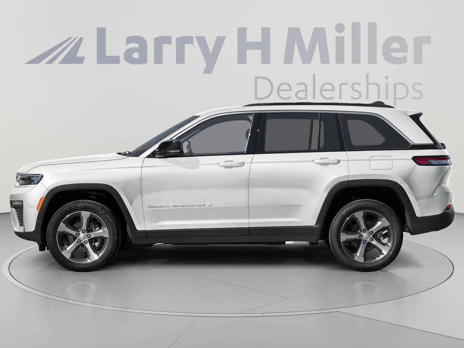 New 2026 Jeep Grand Cherokee Altitude RWD image 3