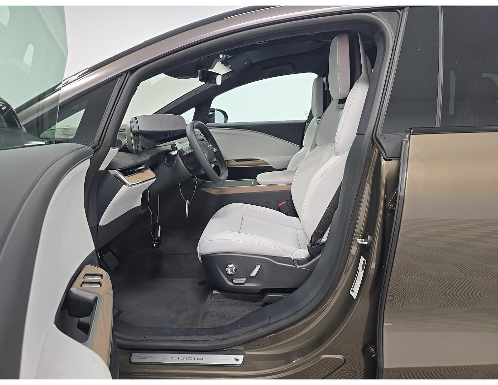 Used 2026 Lucid Gravity Grand Touring AWD/4WD image 7