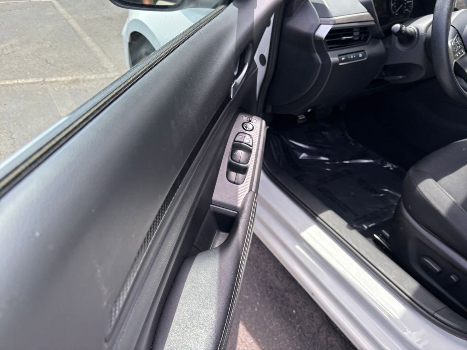 Used 2025 Nissan Altima 2.5 SV FWD image 18