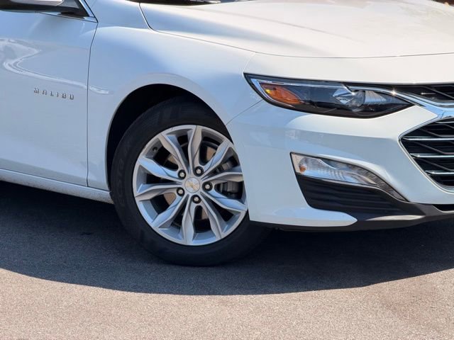 Used 2025 Chevrolet Malibu LT FWD image 2
