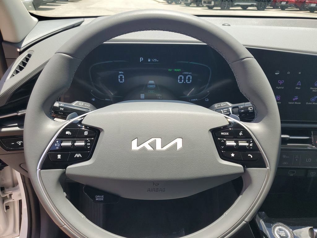 New 2026 Kia Niro EX FWD image 11