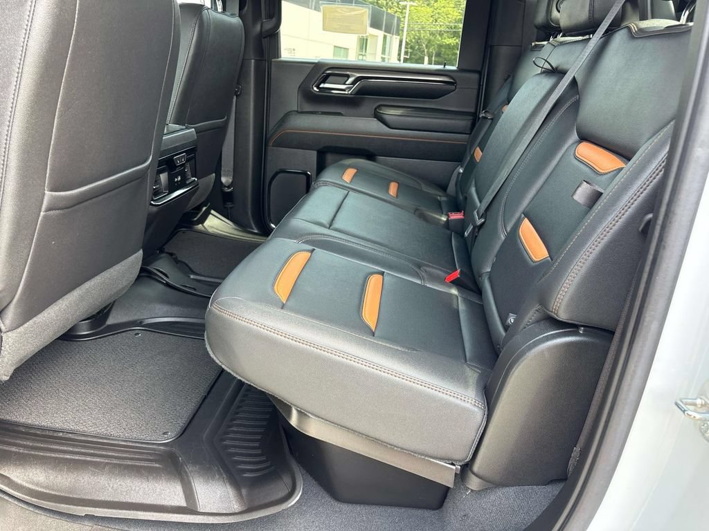 Used 2024 GMC Sierra 2500 AT4 w/ Technology Package AWD/4WD image 14
