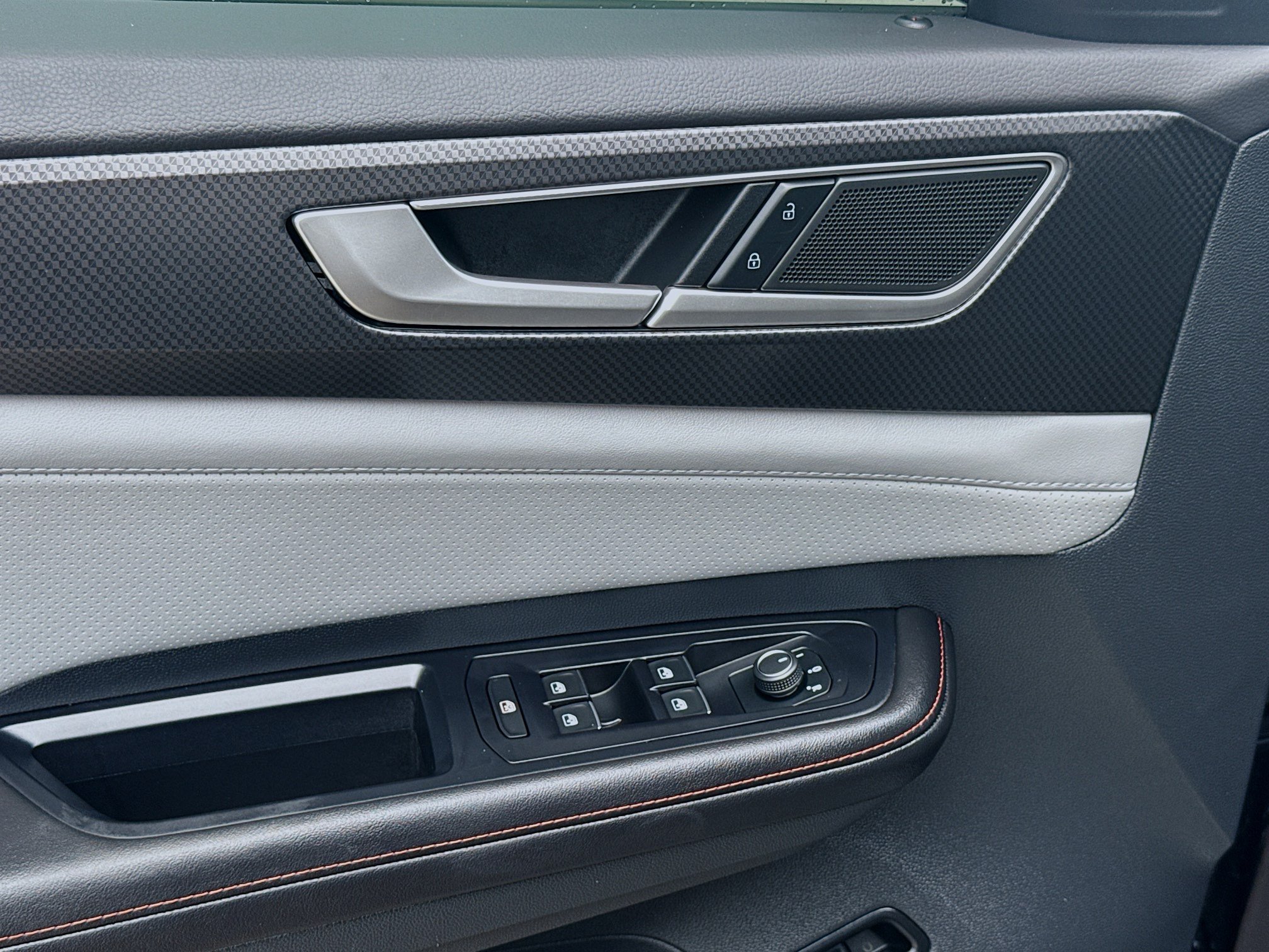 Certified 2026 Volkswagen Atlas Peak Edition AWD/4WD image 16