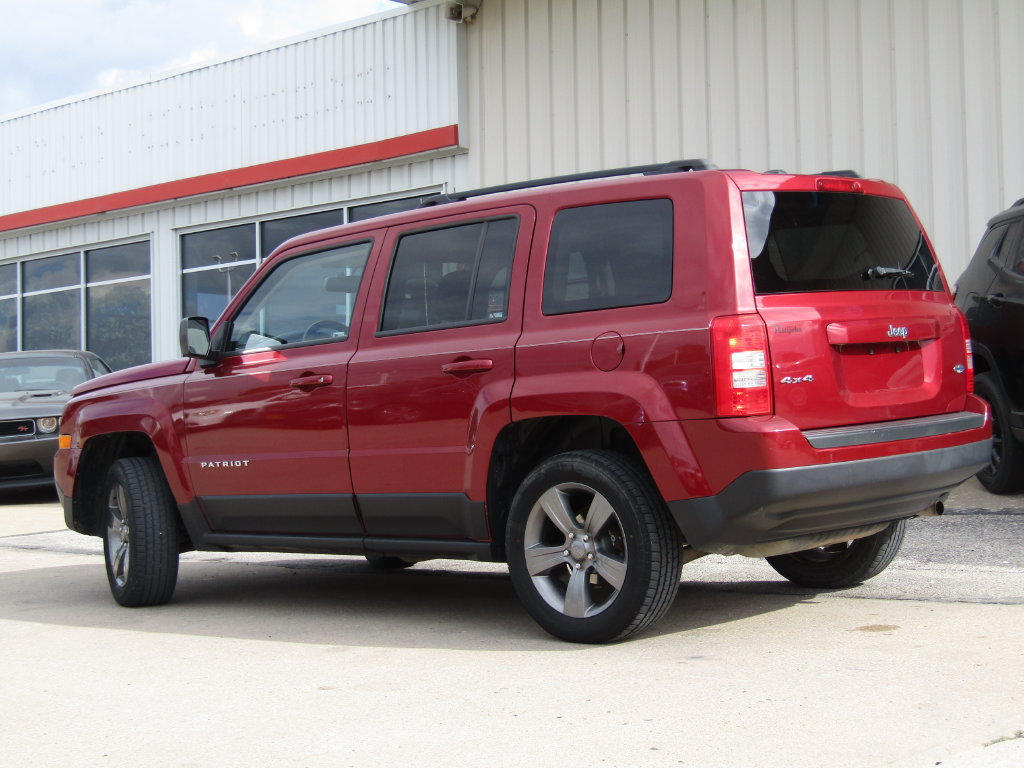 Used 2015 Jeep Patriot High Altitude AWD/4WD image 10