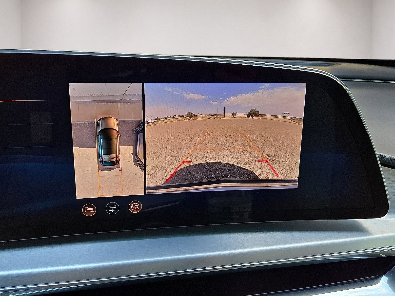 Used 2024 Cadillac Lyriq Sport RWD image 29