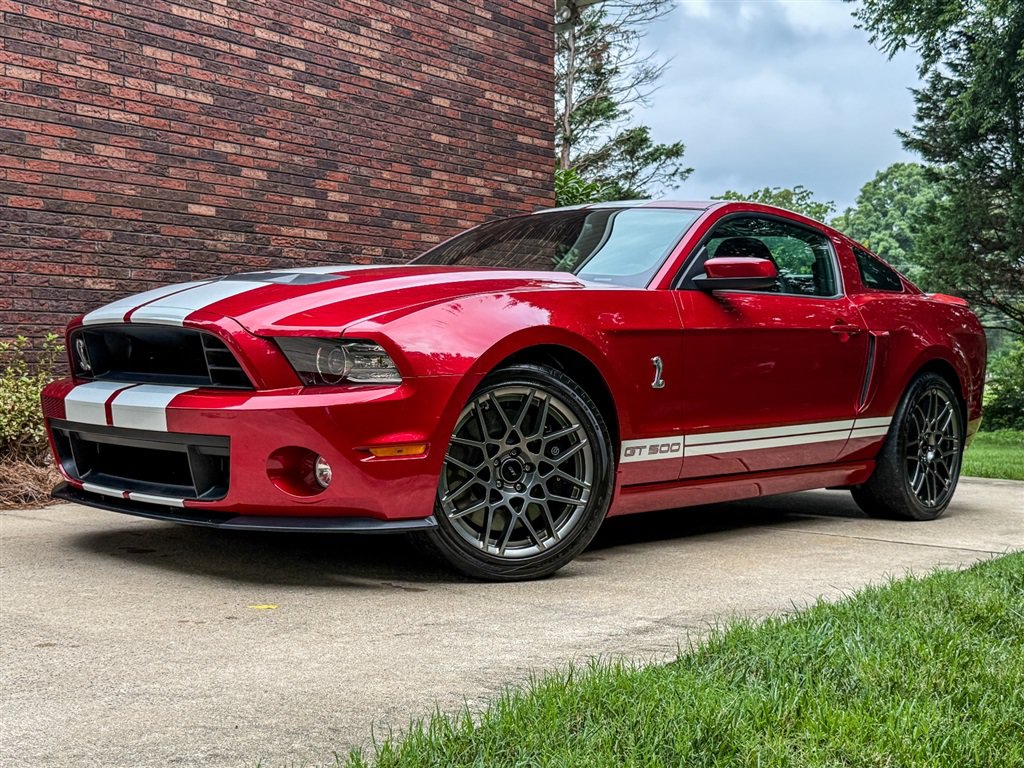Used 2013 Ford Mustang Shelby GT500 RWD image 2