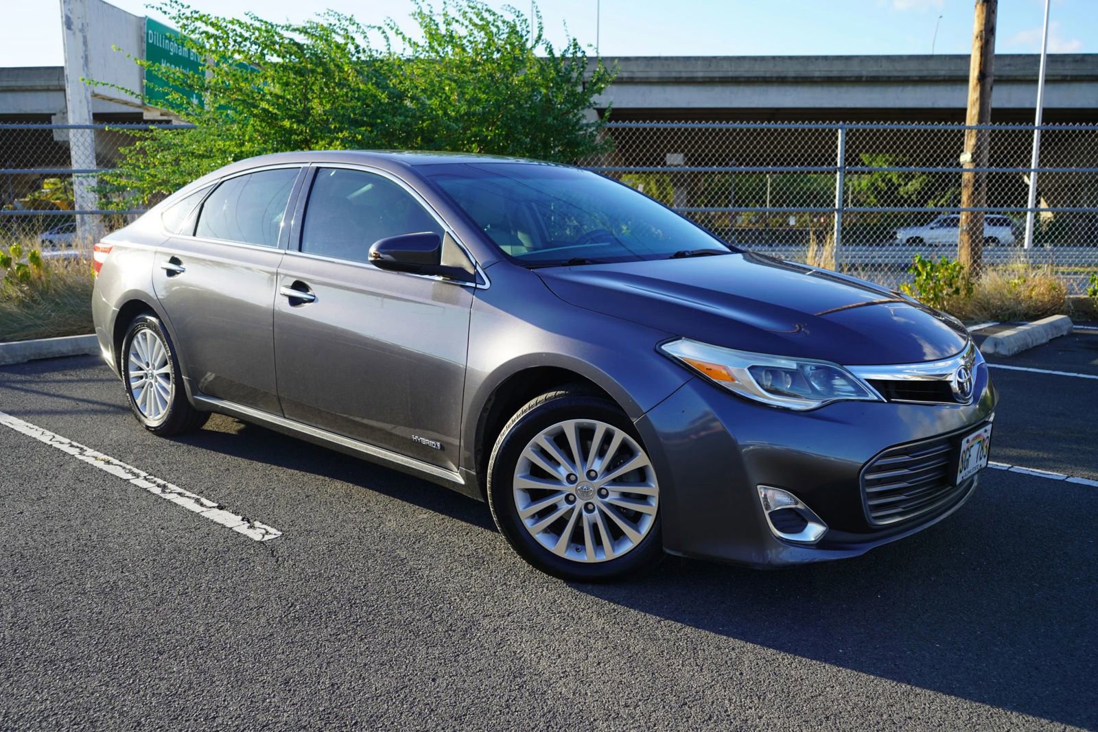 Used 2014 Toyota Avalon Limited FWD image 5