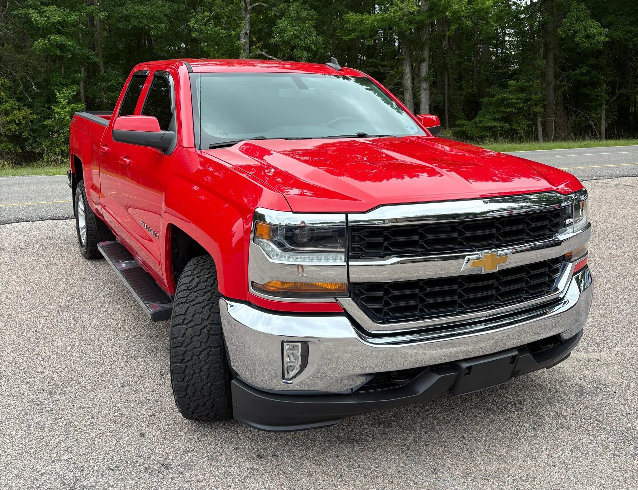 Used 2018 Chevrolet Silverado 1500 LT w/ All Star Edition AWD/4WD image 6