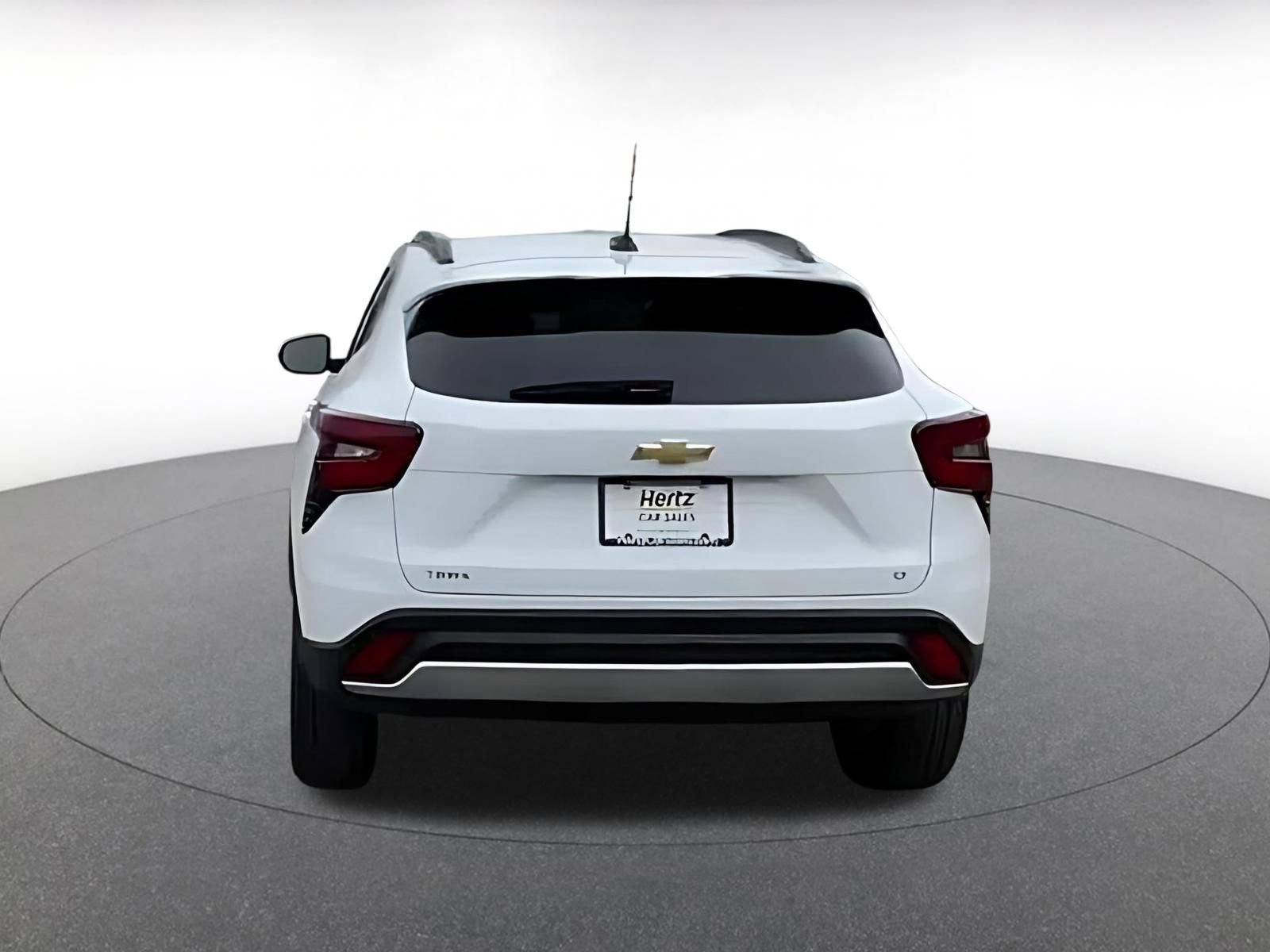 Used 2025 Chevrolet Trax LT image 12