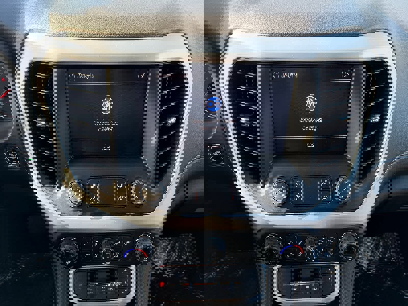 Used 2023 GMC Acadia SLE w/ Driver Convenience Package image 16