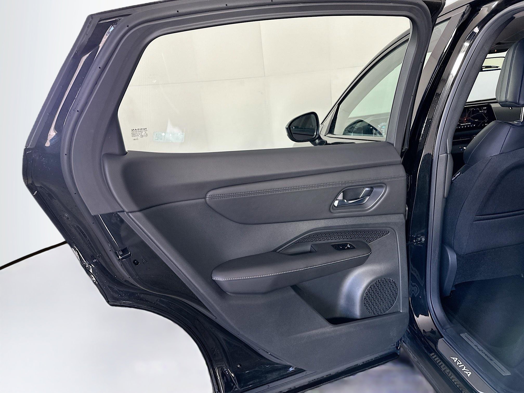 Used 2023 Nissan Ariya AWD image 26