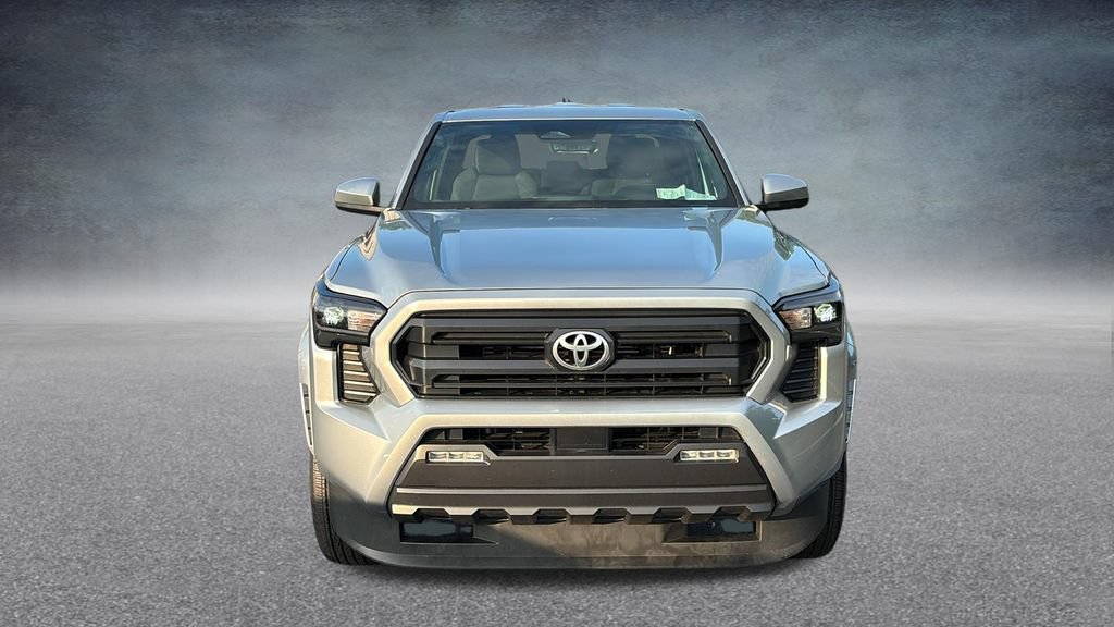 Used 2025 Toyota Tacoma SR5 AWD/4WD image 5