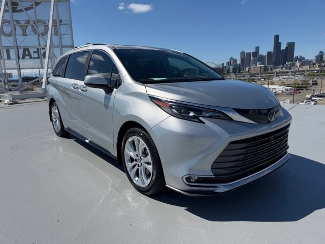 Used 2024 Toyota Sienna Platinum FWD image 1